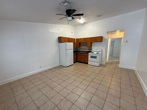 2nd image of 2316 Monroe St #5