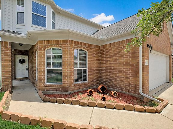 3rd image of 2822 Youpon Lake Ct