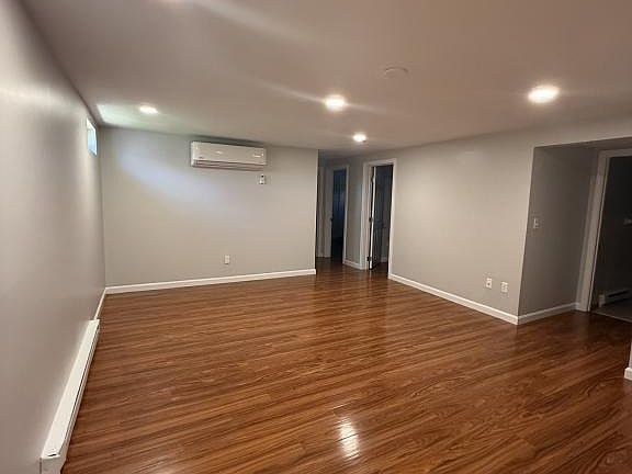 4th image of 397 Snell St