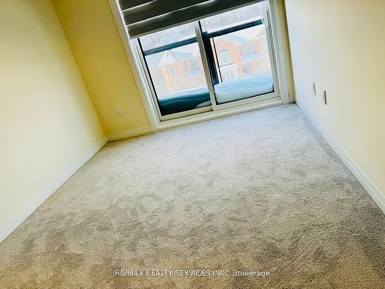 245 McLevin Ave W #7 — Photo 17