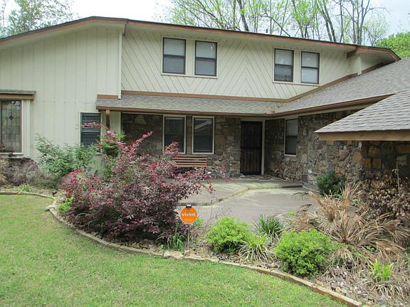 3rd image of 11 Pinecrest Dr
