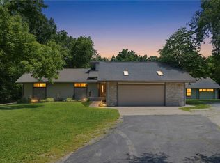 1410 E Walnut St, Rogers, AR 72756