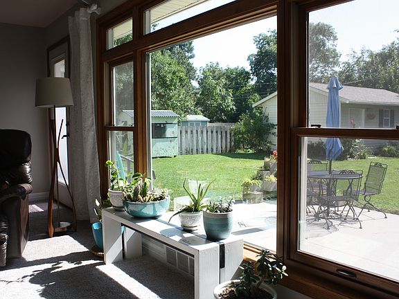5th image of 303 S Park Dr
