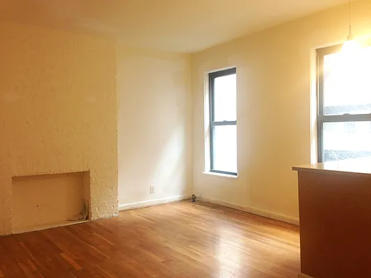 Rented by City Connections Realty | media 11