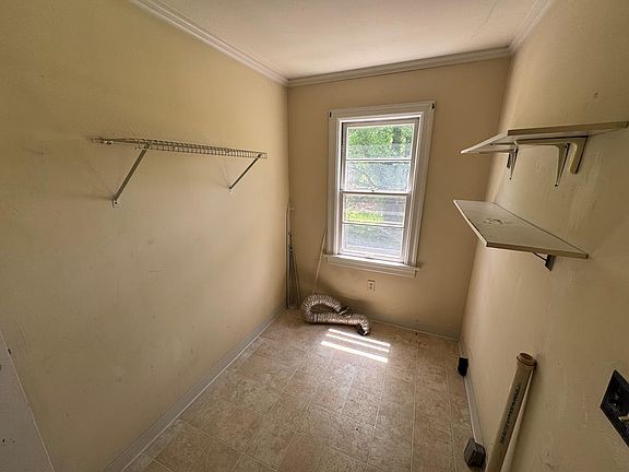 4th image of 1253 S Dry Valley Rd