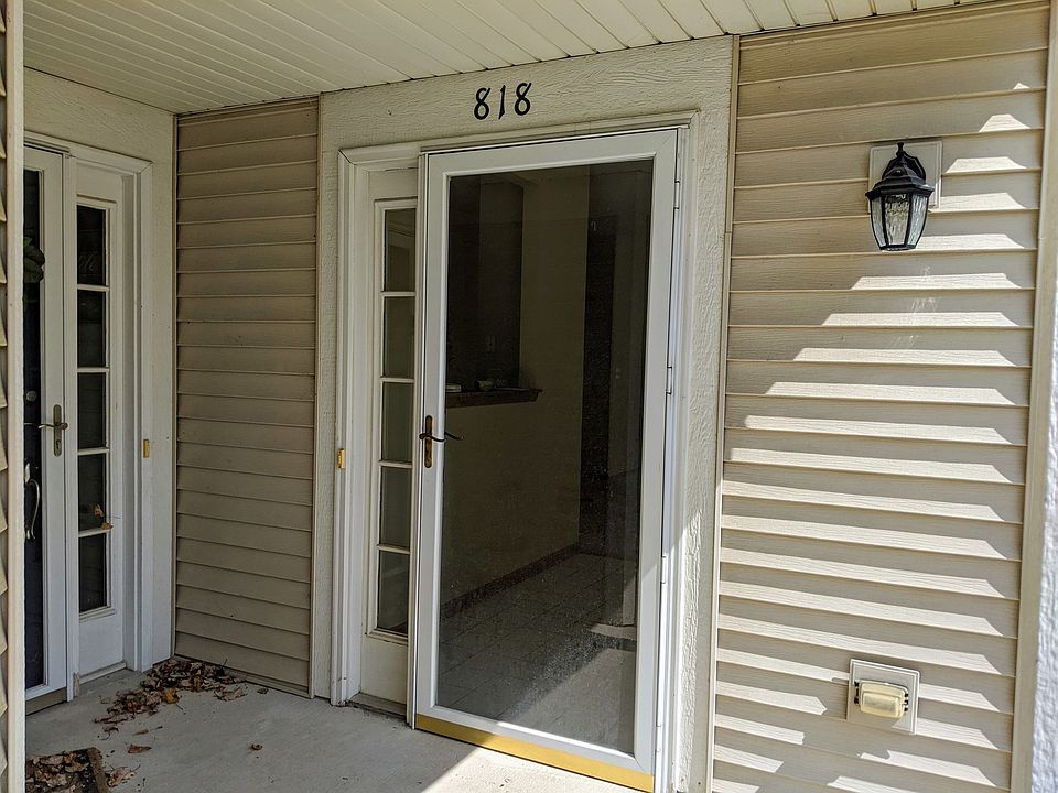 1st image of 818 Woodewind Dr #818