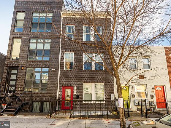 2nd image of 1609 Levis St NE