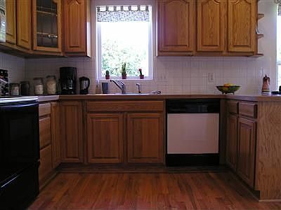 Hall looking at kitchen