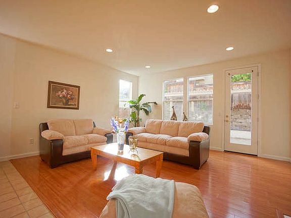 3rd image of 1390 Trestlewood Ln