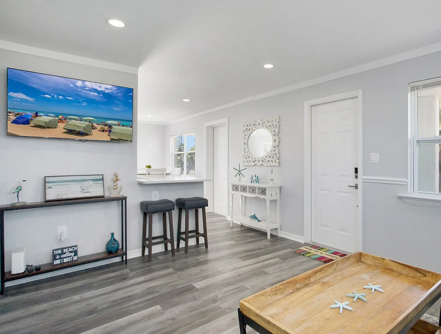 2 bed, 2.0 bath, 914 sqft, $5,884 — Photo 3
