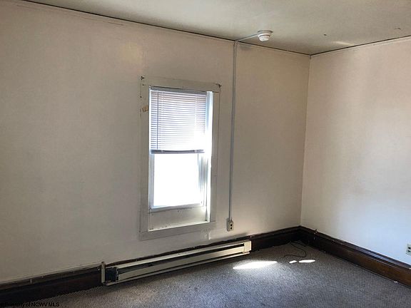 5th image of 692 Willey St