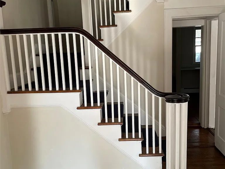56 Nassau Blvd — Photo 2