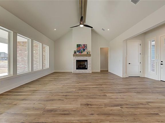 4th image of 7294 Eagle Dr NE