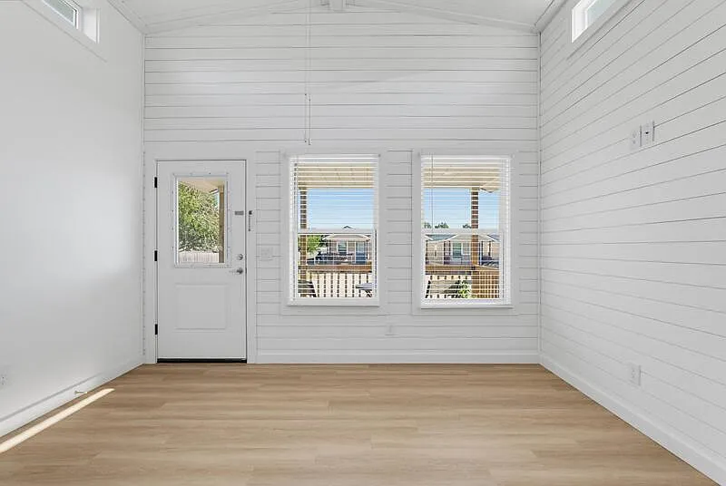 2 bed, 1.0 bath, 588 sqft, $1,275 — Photo 3