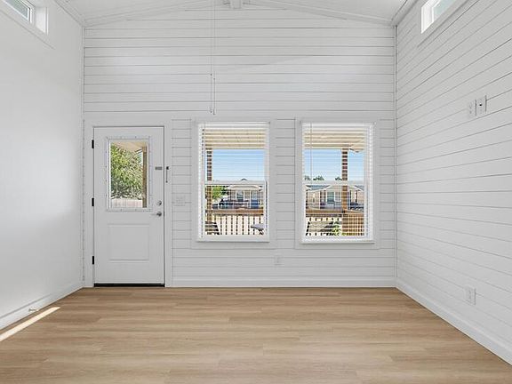 3rd image of 204 Marlin St #9