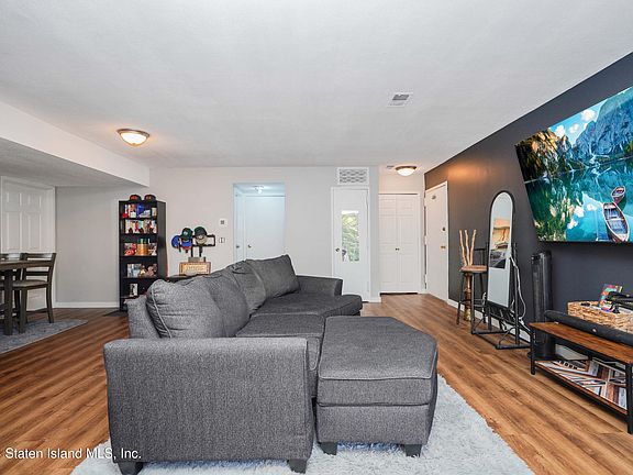 3rd image of 85 Elmwood Park Dr APT 60