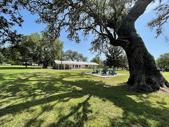 3rd image of 104 Mesquite Ln