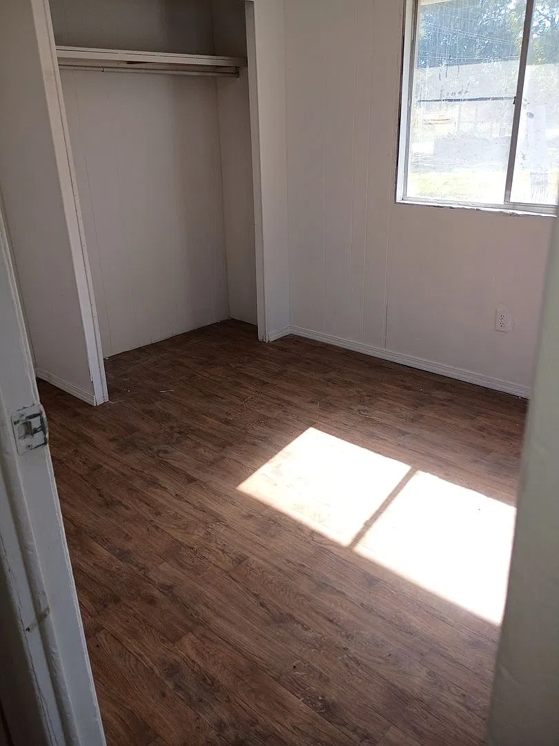 2 Bedroom 2 Full Bathroom Mobile Home Community — Photo 3