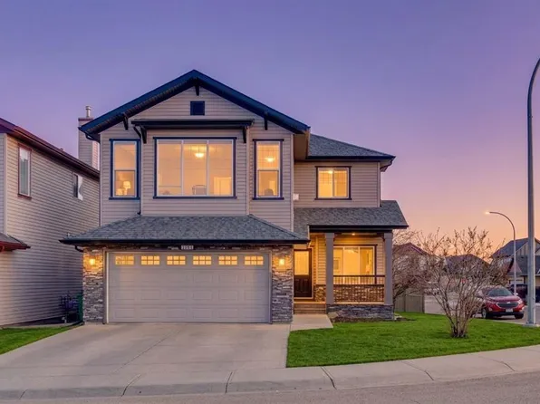 2841 W Coopers Mnr SW, Airdrie, AB T4B 3J7