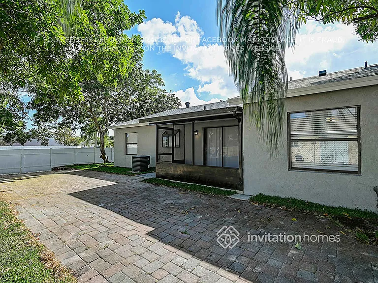 5825 Ithaca Cir W — Photo 20