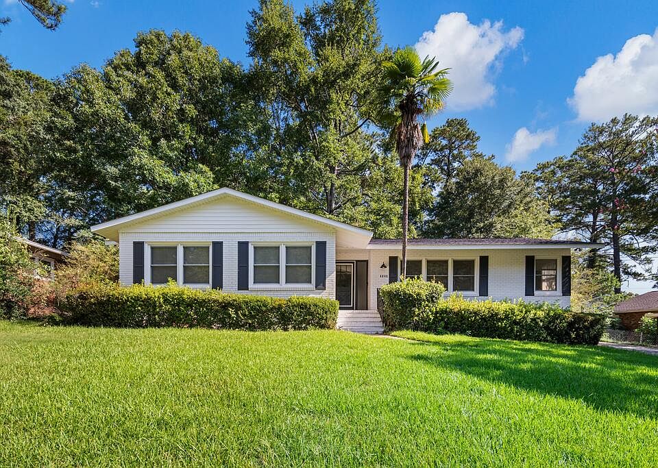 1st image of 4045 Savannah Dr