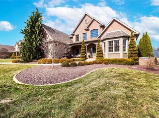 3925 Montereale Dr, Canfield, OH 44406