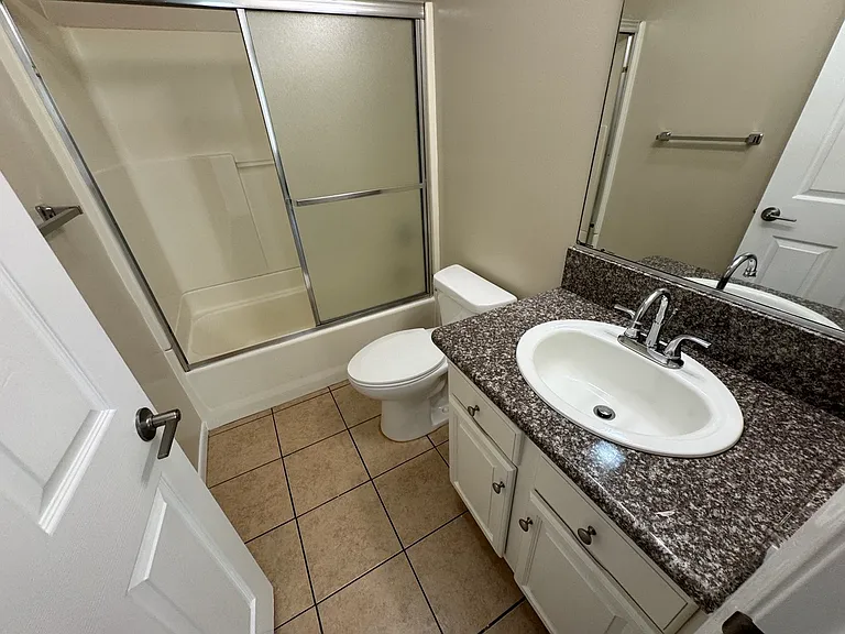 6842 Morella Ave #3 — Photo 38