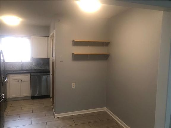 5th image of 3001 Grand Ave #1