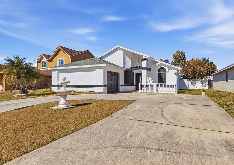 1st image of 319 PLUMWOOD CIRCLE