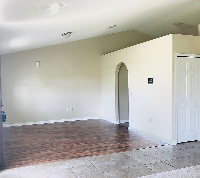 1st image of 521 Adriel Ave