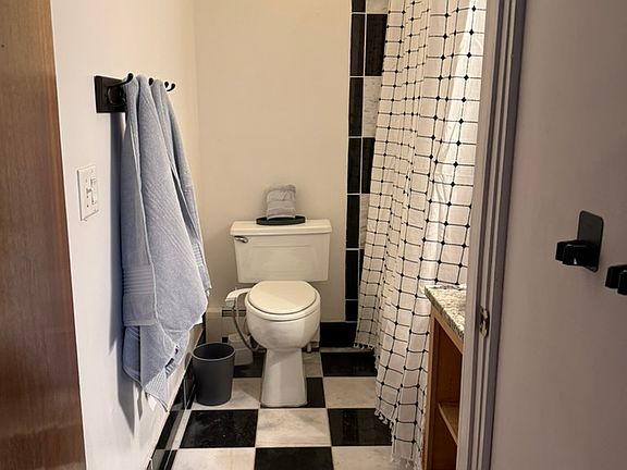 Communal Full Bath