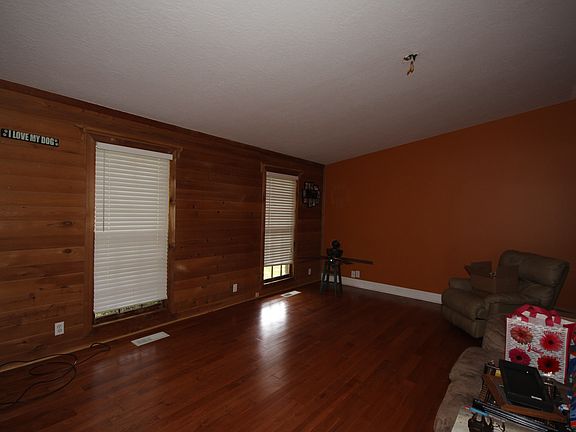 2nd image of 132 Davidson Ln