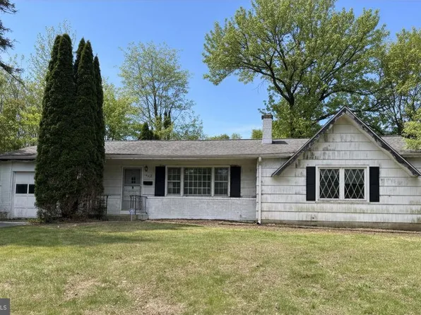 2406 Marleton Dr, Wilmington, DE 19810