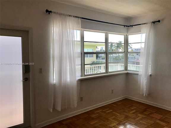 4th image of 350 S Shore Dr APT 19
