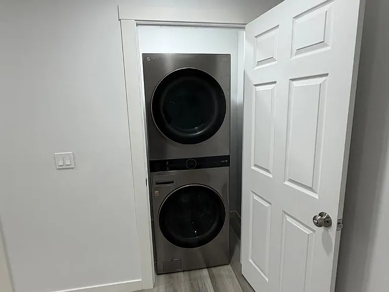 Unit Photo