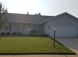 1304 Westminster Dr, Washington, IL 61571