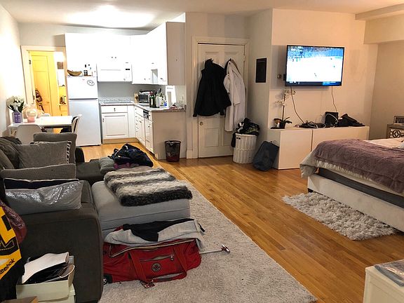 3rd image of 115 Beacon St APT 1