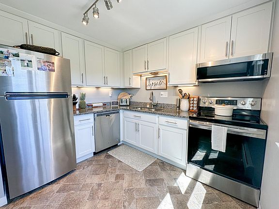 4th image of 70 Wilson Ln APT 3