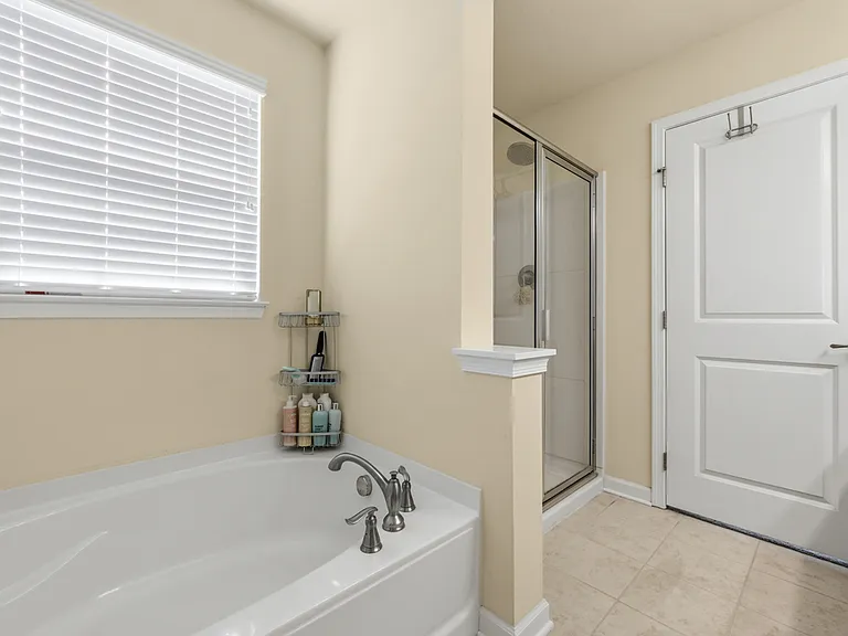 601 Pointe View Dr — Photo 7