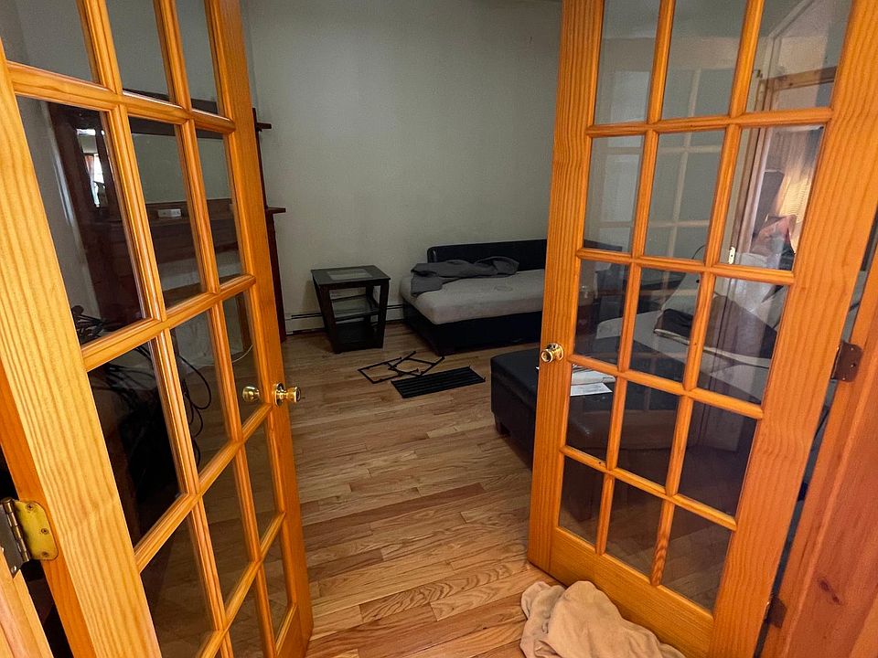 1st image of 39 Pier St Floor 1