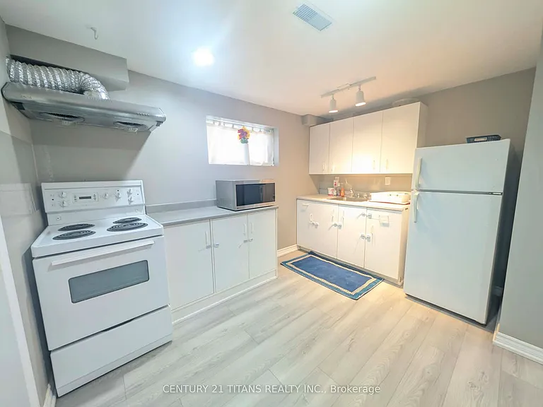 18 Frazer Rd — Photo 4