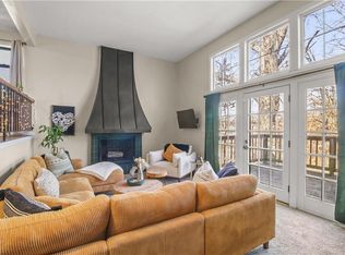 10209 Cedarbrooke Ln, Kansas City, MO 64131