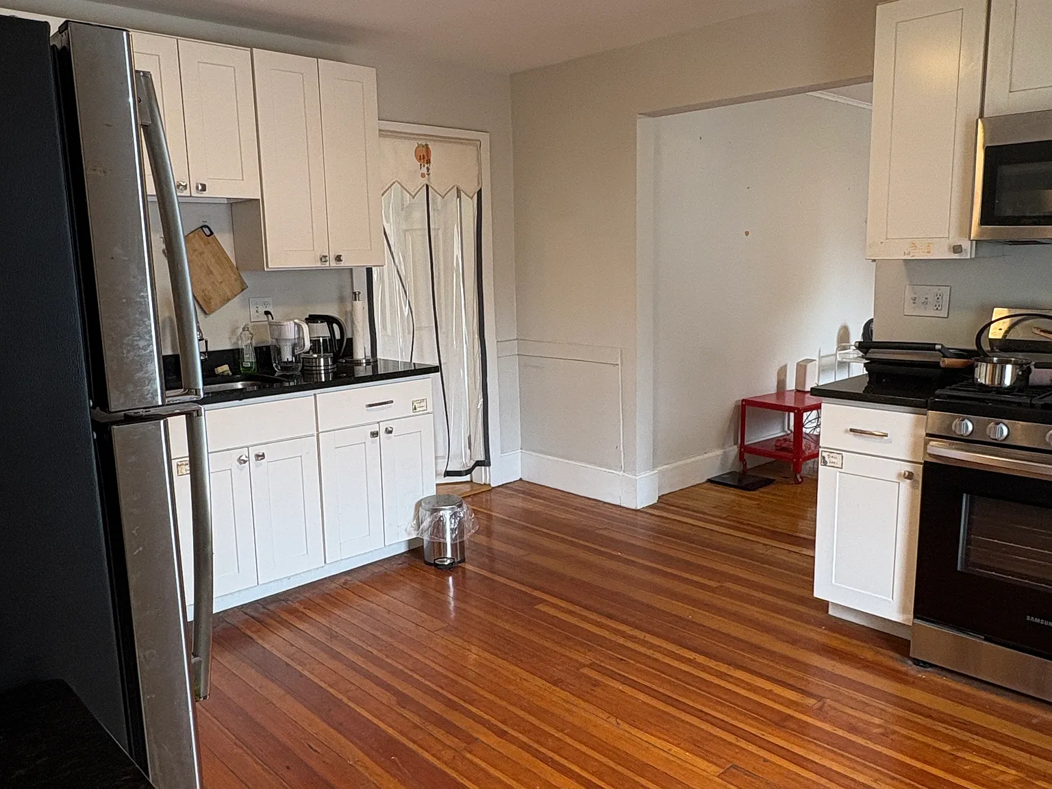 3 bed, 1087 sqft, $3,700 — Photo 4