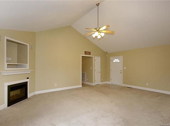 4th image of 131 Deer Haven Dr