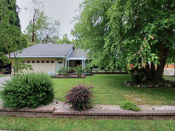 2nd image of 2051 Ione St