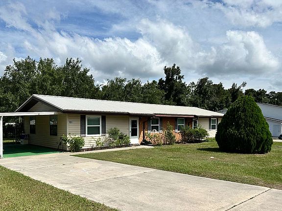 2nd image of 161 SE Claudia Way