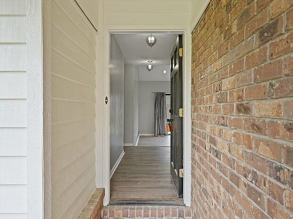 4th image of 126 Brandlewood Dr