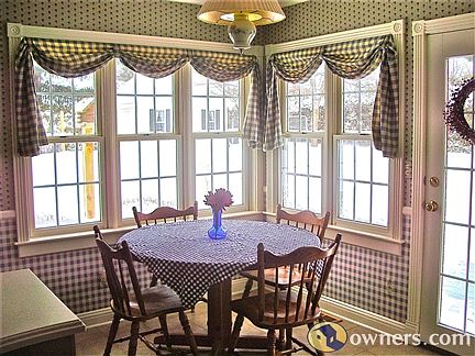 Eat in kitchen