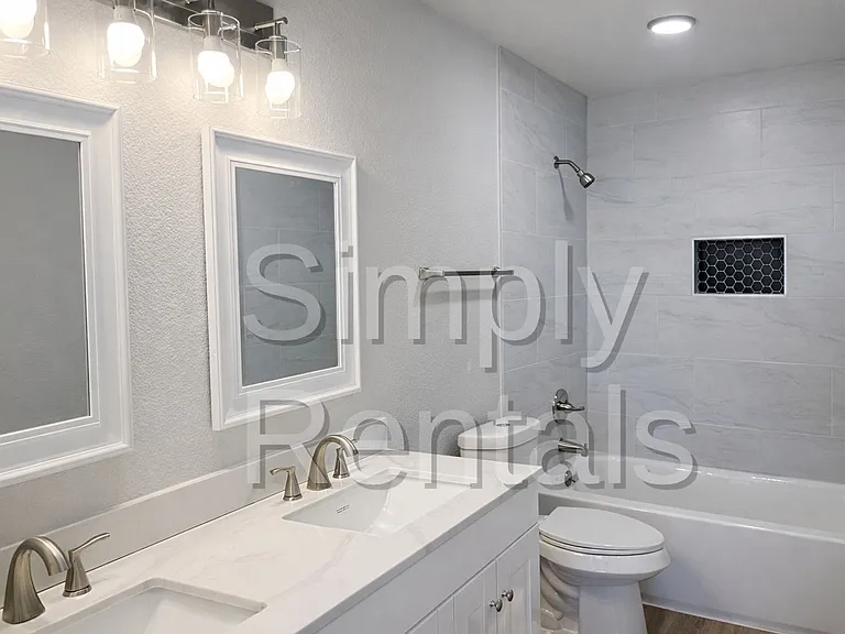 383 McIlrath #A — Photo 4
