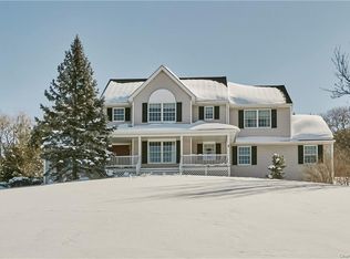 11 Meadow Ridge Rd, Warwick, NY 10990